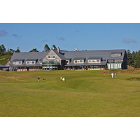 A look at the 18th green of the Bandon Dunes Course, with the clubhouse in the background.